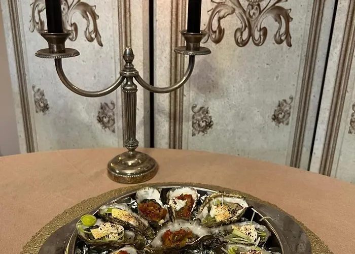 With Charm, Le Figuier Lejlighed