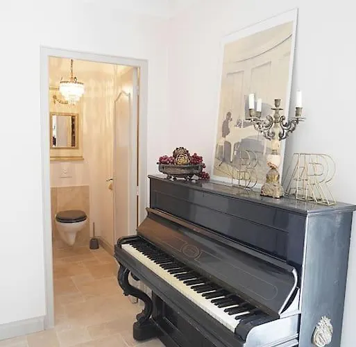 With Charm, Le Figuier Lejlighed Vignonet